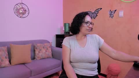 Scarlett sax online show from 11-18-25, 12:38