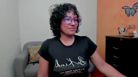 Snapshot of scarlett_sax chatting on 06-24-26, 08:41 Scarlett sax online show from 06-24-26, 08:41