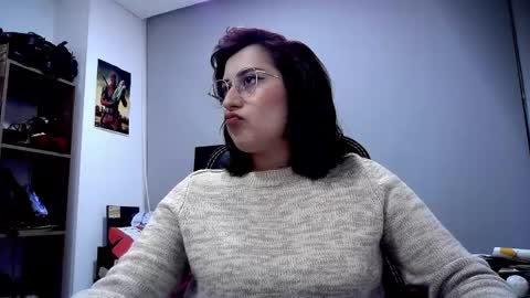 Snapshot of scarlett_sen chatting on 04-22-26, 02:40 Mistress Scarlett online show from 04-22-26, 02:40