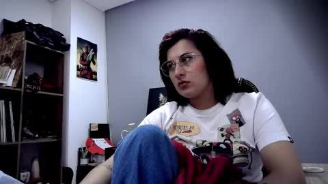 Snapshot of scarlett_sen chatting on 05-01-26, 02:54 Mistress Scarlett online show from 05-01-26, 02:54