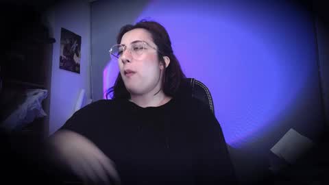 Snapshot of scarlett_sen chatting on 05-28-26, 03:31 Mistress Scarlett online show from 05-28-26, 03:31