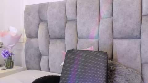 Scarlet  online show from 03-20-26, 10:47