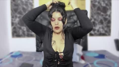 Snapshot of scarlett_w0lf chatting on 11-19-25, 01:33 Scarlett online show from 11-19-25, 01:33