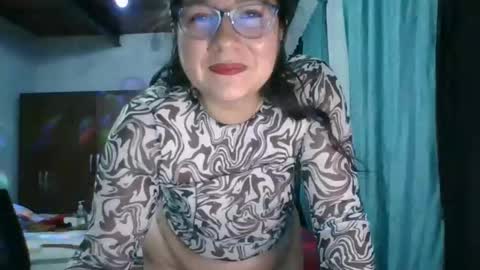 Snapshot of scarlett_widow chatting on 10-08-25, 02:53 scarlett_widow online show from 10-08-25, 02:53
