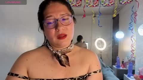 Snapshot of scarlett_widow chatting on 06-11-26, 02:53 scarlett_widow online show from 06-11-26, 02:53