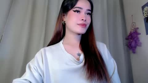 Snapshot of scarlettcumm chatting on 10-27-25, 11:47 YOUR GIRLFRIEND online show from 10-27-25, 11:47