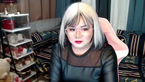 Snapshot of scarlette_adisson_69 chatting on 01-17-25, 05:30 scarlette online show from 01-17-25, 05:30