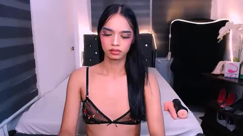 scarlette online show from 12-22-24, 06:04