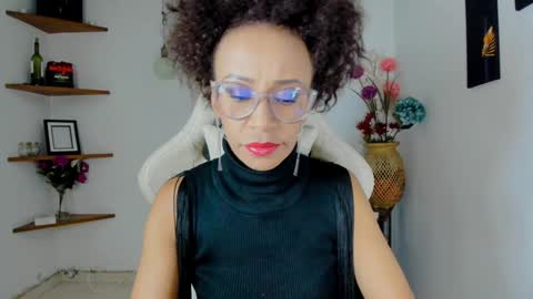 Snapshot of scarlettmalbec chatting on 01-08-25, 11:19 Scarlett online show from 01-08-25, 11:19