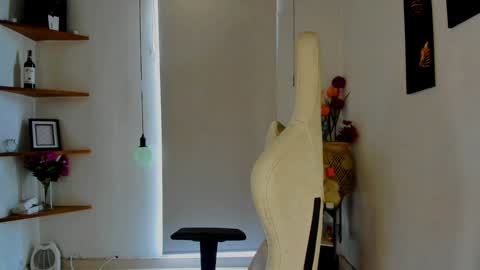 Snapshot of scarlettmalbec chatting on 01-22-25, 09:21 Scarlett online show from 01-22-25, 09:21