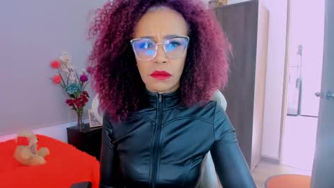 Snapshot of scarlettmalbec chatting on 03-11-26, 08:59 Scarlett online show from 03-11-26, 08:59