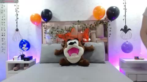 Scarlet online show from 10-25-25, 11:29