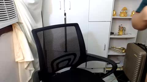 Queen Scarlet online show from 01-19-25, 06:53