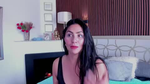 Snapshot of scarrlet_fox chatting on 04-30-26, 07:42 Scarlet online show from 04-30-26, 07:42