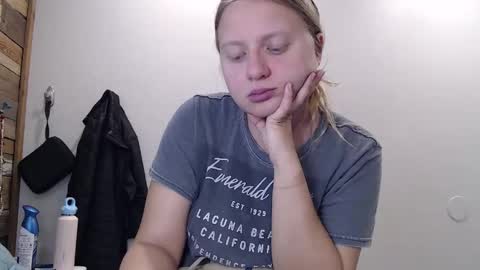 Snapshot of scartit chatting on 04-21-26, 07:50 ScarTit Bernhard online show from 04-21-26, 07:50