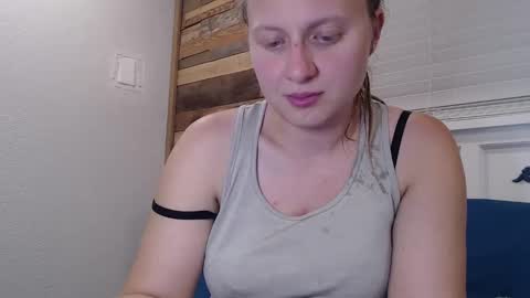 Snapshot of scartit chatting on 04-26-26, 02:53 ScarTit Bernhard online show from 04-26-26, 02:53