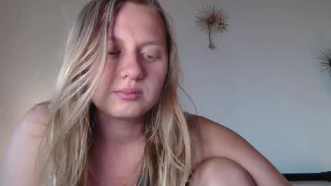 Snapshot of scartit chatting on 05-18-26, 01:56 ScarTit Bernhard online show from 05-18-26, 01:56