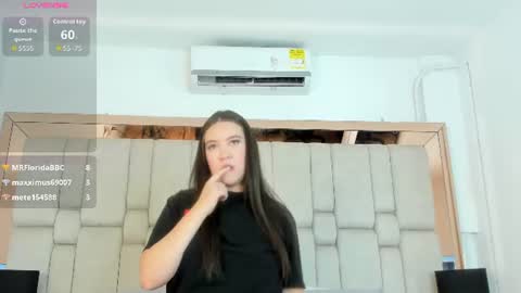 Snapshot of scarvelvet chatting on 06-12-26, 04:11 scar online show from 06-12-26, 04:11