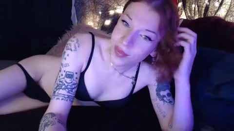 Snapshot of scary_sarah chatting on 12-09-24, 10:41 Sarah Bones online show from 12-09-24, 10:41