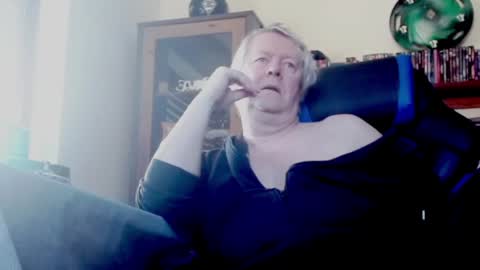 Snapshot of schnatter66 chatting on 02-03-25, 09:08 Thomas online show from 02-03-25, 09:08