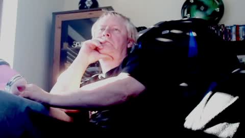 Snapshot of schnatter66 chatting on 02-03-25, 12:14 Thomas online show from 02-03-25, 12:14