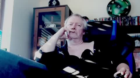 Snapshot of schnatter66 chatting on 02-17-25, 12:27 Thomas online show from 02-17-25, 12:27