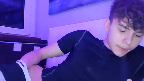 Snapshot of schwarzsommer chatting on 11-17-25, 02:50 M18 online show from 11-17-25, 02:50