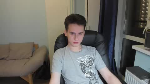 Snapshot of scooby_r chatting on 11-04-25, 04:33 Thomas brunette and Alex blond online show from 11-04-25, 04:33