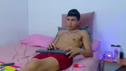 Snapshot of scook_gray chatting on 06-07-26, 10:52 scook_gray online show from 06-07-26, 10:52