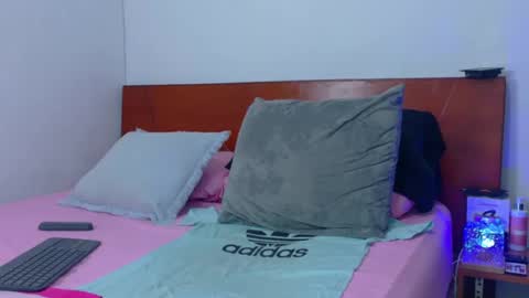 Snapshot of scook_gray chatting on 07-10-26, 03:00 scook_gray online show from 07-10-26, 03:00