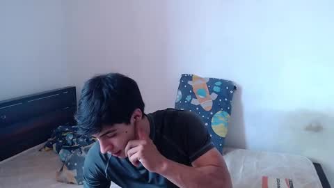 Snapshot of scoot2115 chatting on 10-28-25, 03:25 scoot2115 online show from 10-28-25, 03:25