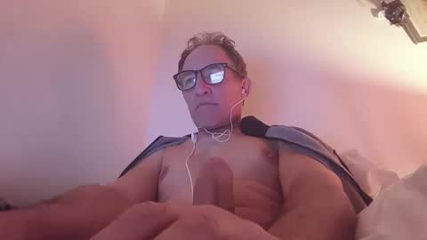 Snapshot of scotchwhieskie chatting on 04-18-26, 10:54 scotchwhieskie online show from 04-18-26, 10:54