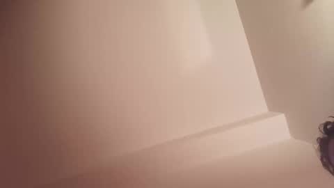 Snapshot of scotchwhieskie chatting on 05-18-26, 10:48 scotchwhieskie online show from 05-18-26, 10:48