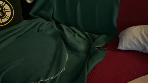 Snapshot of scott1818 chatting on 04-05-26, 05:43 scott1818 online show from 04-05-26, 05:43