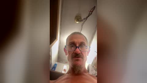 Snapshot of scottieloco chatting on 05-25-26, 01:06 scottieloco online show from 05-25-26, 01:06