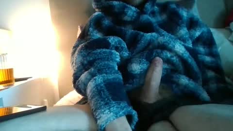 Snapshot of scottish_daddy chatting on 01-30-25, 08:54 scottish daddy online show from 01-30-25, 08:54