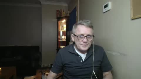 Snapshot of scottsman214 chatting on 03-10-26, 08:47 James online show from 03-10-26, 08:47