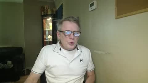 Snapshot of scottsman214 chatting on 04-05-26, 07:33 James online show from 04-05-26, 07:33