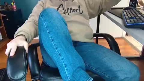 Snapshot of scottyglaze chatting on 11-01-25, 04:42 Dadbodtactics online show from 11-01-25, 04:42