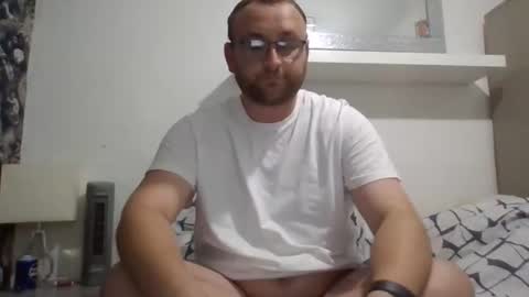 Snapshot of scousegay4 chatting on 10-09-25, 05:00 StraightScouse online show from 10-09-25, 05:00