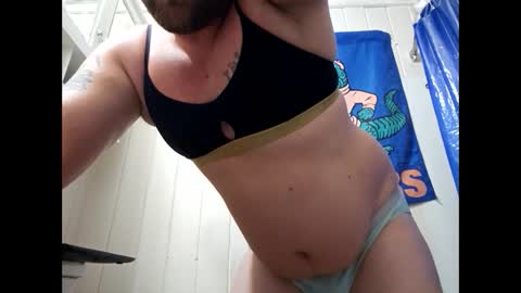 Snapshot of sdraftt45 chatting on 01-09-25, 05:44 Arin online show from 01-09-25, 05:44