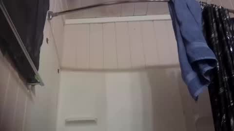 Snapshot of sdraftt45 chatting on 10-16-25, 08:32 Arin online show from 10-16-25, 08:32