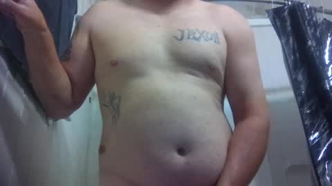 Snapshot of sdraftt45 chatting on 10-24-25, 01:03 Arin online show from 10-24-25, 01:03