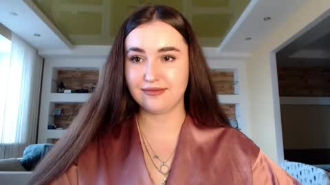 Snapshot of sea_cocktail chatting on 01-06-25, 09:52 Elizabeth online show from 01-06-25, 09:52