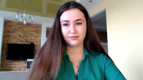 Snapshot of sea_cocktail chatting on 02-03-25, 08:35 Elizabeth online show from 02-03-25, 08:35