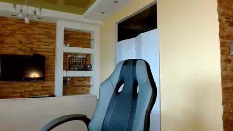 Snapshot of sea_cocktail chatting on 10-10-25, 07:18 Elizabeth online show from 10-10-25, 07:18