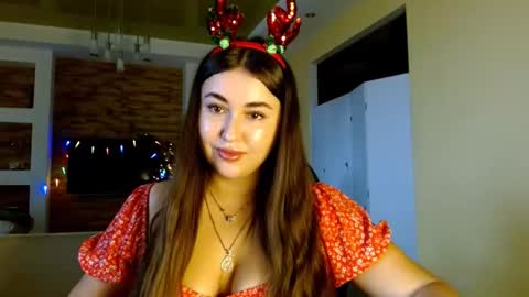 Snapshot of sea_cocktail chatting on 12-19-25, 08:10 Elizabeth online show from 12-19-25, 08:10