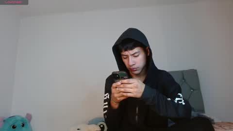 Snapshot of sebas_fire4 chatting on 05-12-26, 07:05 sebas_fire4 online show from 05-12-26, 07:05