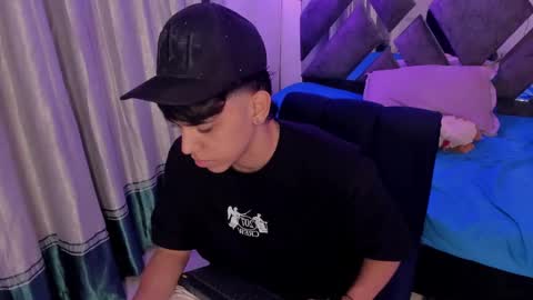 Snapshot of sebas_pretty7 chatting on 03-22-26, 01:36 sebas_pretty7 online show from 03-22-26, 01:36