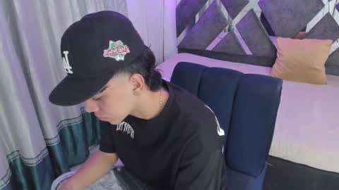 Snapshot of sebas_pretty7 chatting on 03-24-26, 12:32 sebas_pretty7 online show from 03-24-26, 12:32